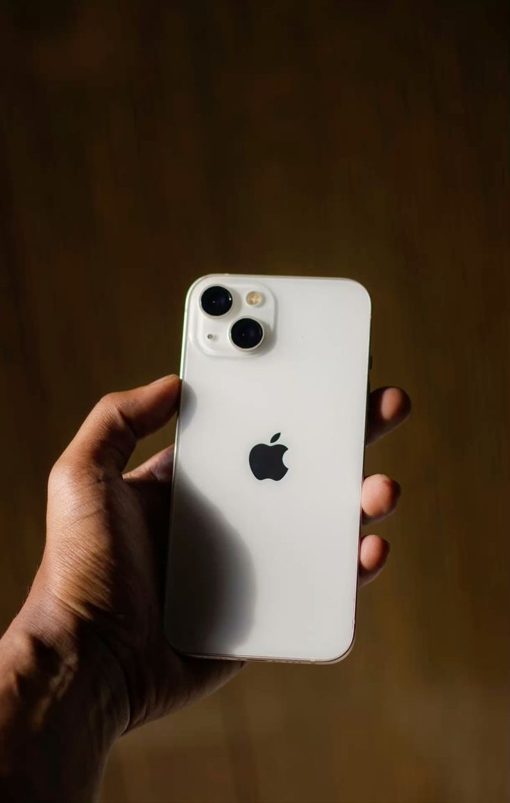 iPhone 13 simple